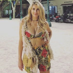 Meet your Posher, Abbey